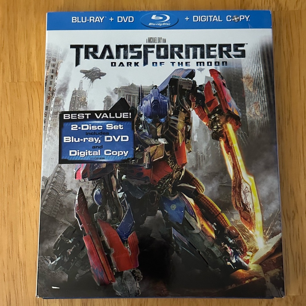 Transformers Dark of the Moon Blue-Ray + DVD + Digital Copy